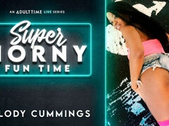 Μελαχροινή, Gaping, Δαντέλα, Αυνανισμός, Φυσικά βυζιά, Μόνος, Καλσόν, Παιχνίδια