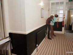 18 let, Kotě, Velký zadek, Černé, Mezirasové, Pička, Teenka, Švédská rojka