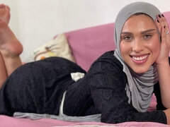Cock Hungry Big Ass Muslim Hijabi Slut Fucked by Bhaijaan