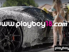 Bikini, Blondýna, Prsatá, Auto, Nahé, Drobounká, Vyhublá, Kozičky