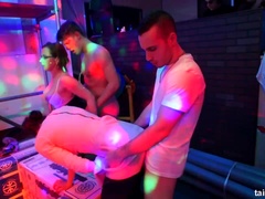 Pijpbeurt, Aangekleed, Hardcore, Interraciaal, Lesbisch, Pornster, Douche, Alleen