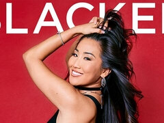 18 anni, Asiatica, Tette grandi, Pompino, Brunetta, Da dietro, Magra, Ragazza