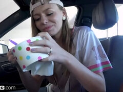 18, Obciąganie, Samochód, Para, Palcówka, Hd, Naturalne cycki, Cycki