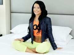 큰 엉덩이, 큰 음경, 오랄섹스, 흑갈색 머리, 도기스타일, 자연의 가슴, 청소년, 젖가슴