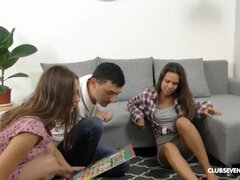 Большой член, Грудастые, В клубе, Две девушки, Игры, Секс без цензуры, Натуральные, Киски