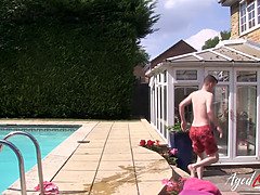 Bbw, Blondýna, Kuřba, Výprask, Milf žcbp, Venku, Bazén, Pička