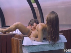 Rumpa, Brunett, Sperma shot, Ansiktsbehandling, Fitta, Rakad, Tatuering, Tuttar