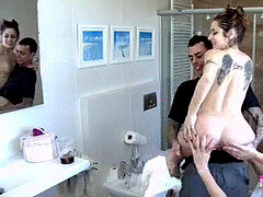 Kúpeľňa, Kuřba, Brunetka, Európskej, Párty, Realita, Španielskej, Tetovanie