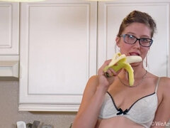 Culo, Brunetta, Capellona, Lingerie, Masturbazione, Tatuaggi