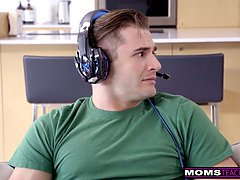 Store pupper, Blond, Kukk suging, Sperm skott, Milf, Orgasme, Synsvinkel, Stemor